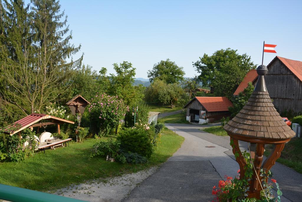 Gaestehaus Schmid Sankt Johann im Saggautal Zewnętrze zdjęcie