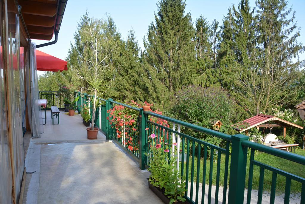 Gaestehaus Schmid Sankt Johann im Saggautal Zewnętrze zdjęcie